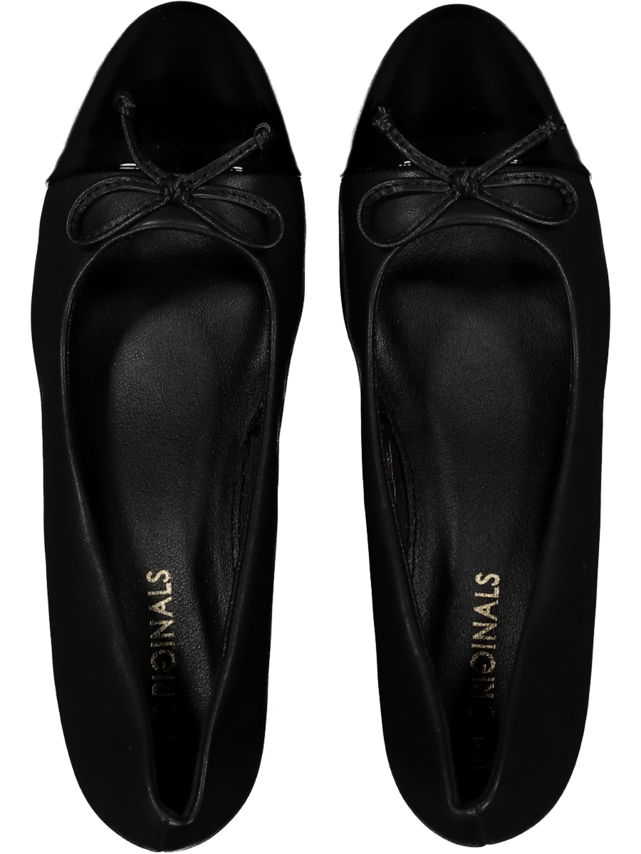 Black Court Heel