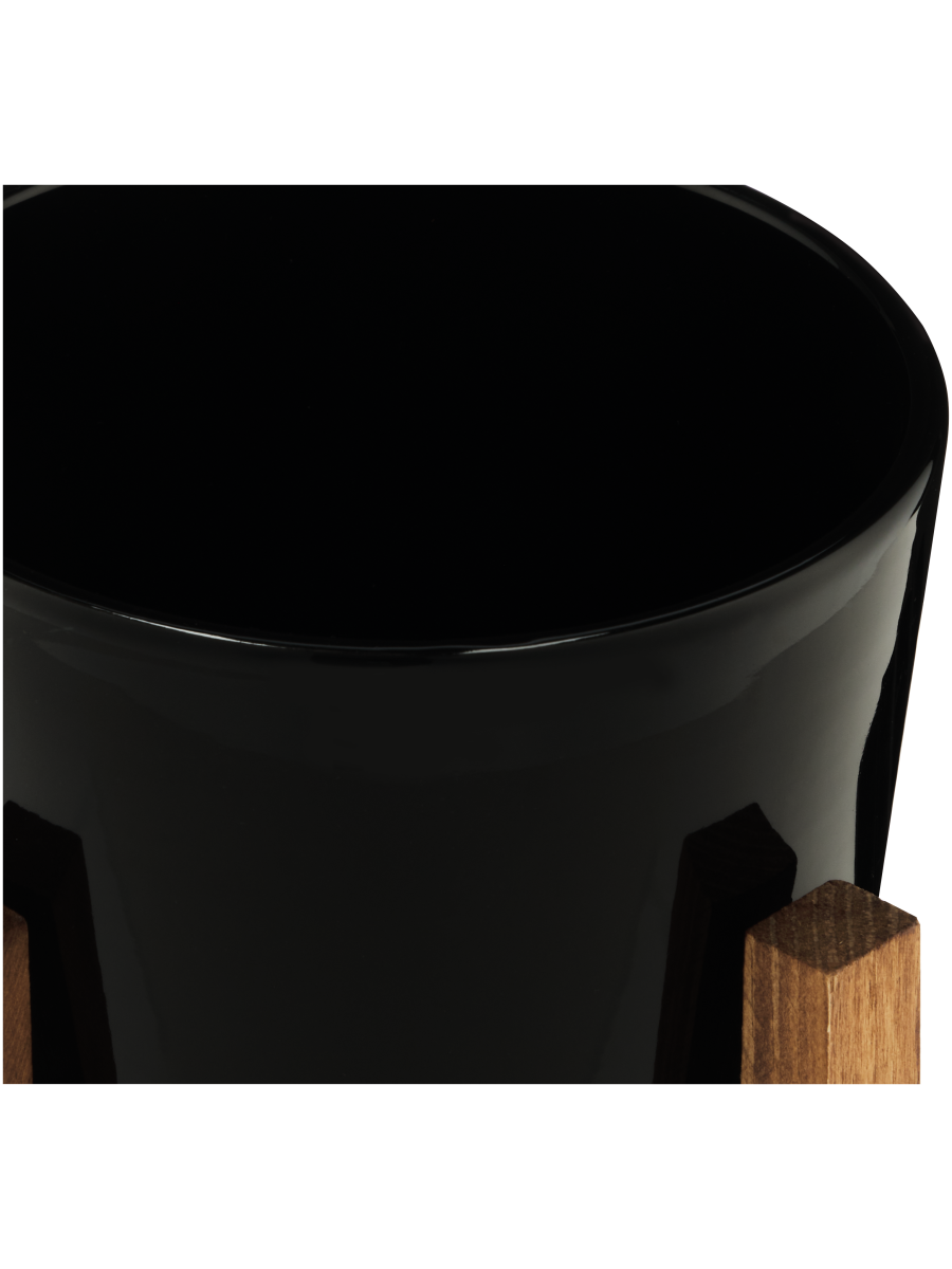Pot On Stand