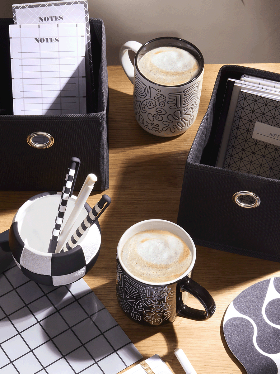 Black And White Embossed Mugs