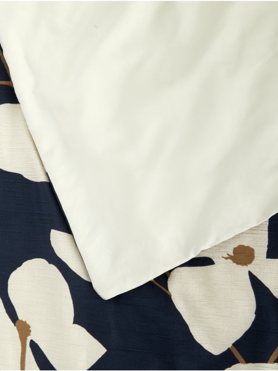 Textured Evie Floral Duvet Cover Set Queen