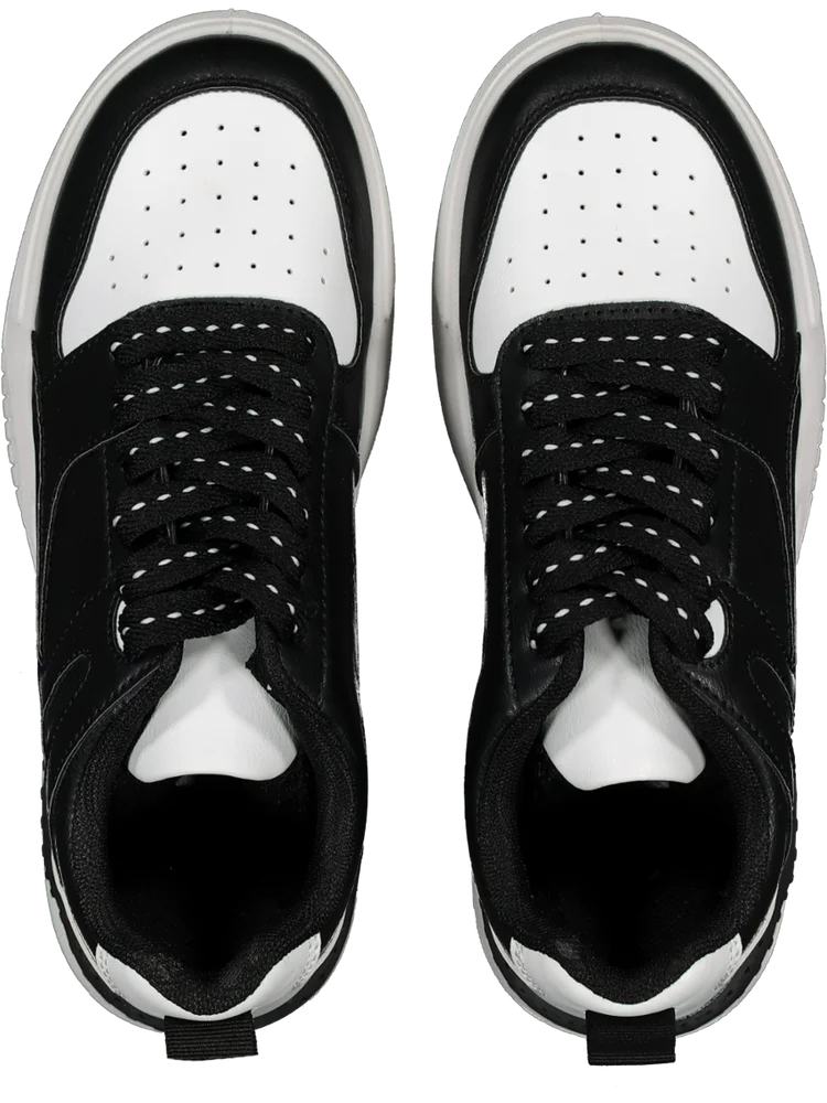Black And White Low Top Sneakers (2)
