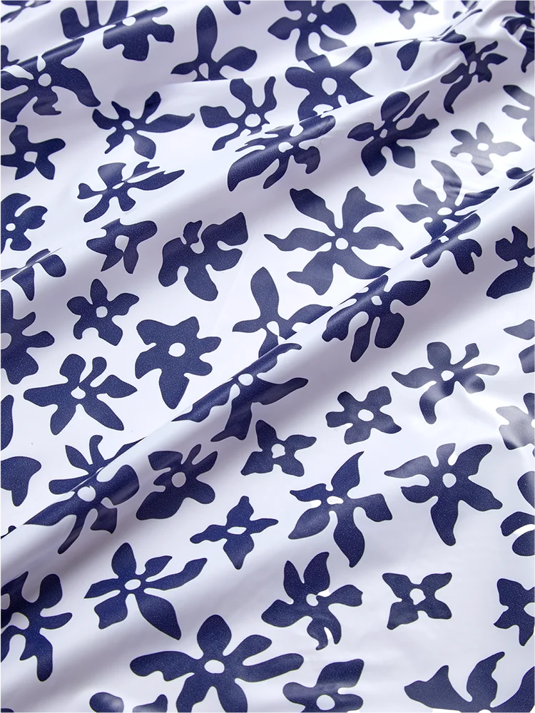 Navy Ditsy Flower Tablecloth (2)